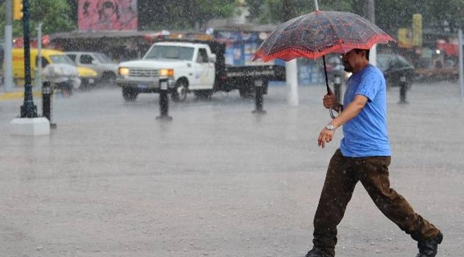 Persiste nubosidad y lluvias en algunas zonas del país este lunes